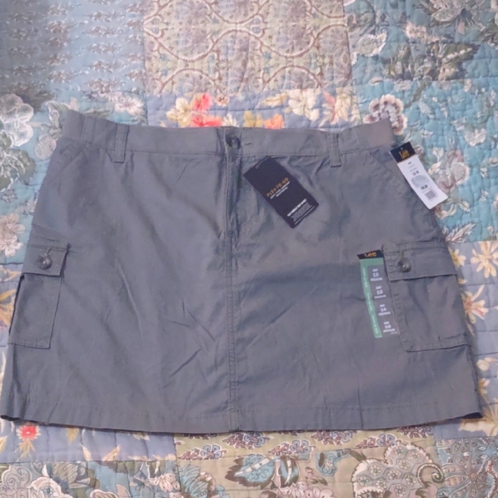 NWT Lee Flex-to-go Ultra Lux Cargo Skort Fort Green Size 16